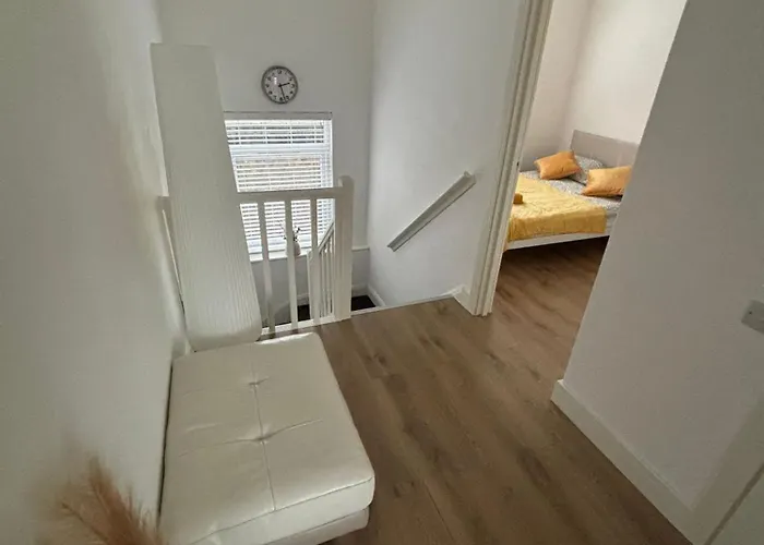 Beatiful 3 Bedroom Apartment Near Tower Bridge