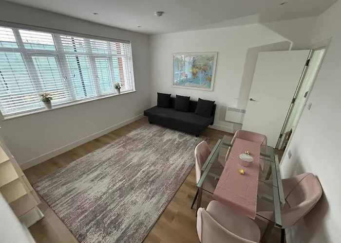 Beatiful 3 Bedroom Apartment Near Tower Bridge